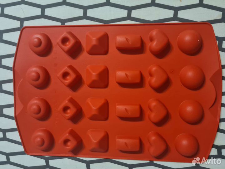 Силиконовая форма для конфет tupperrware