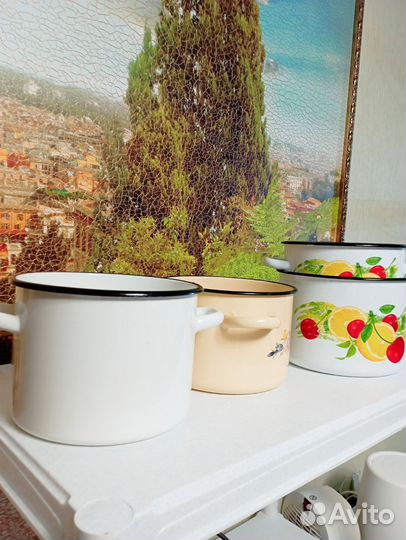 Кастрюля эмалированная