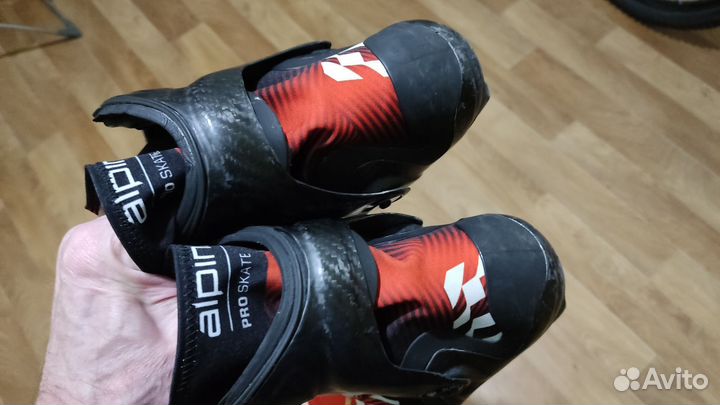 Лыжные ботинки коньковые alpina