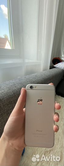 Телефон iPhone 6s