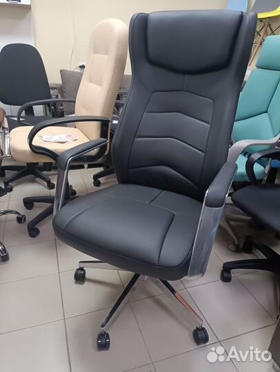 Кресло руководителя натуральная кожа до 250 кг