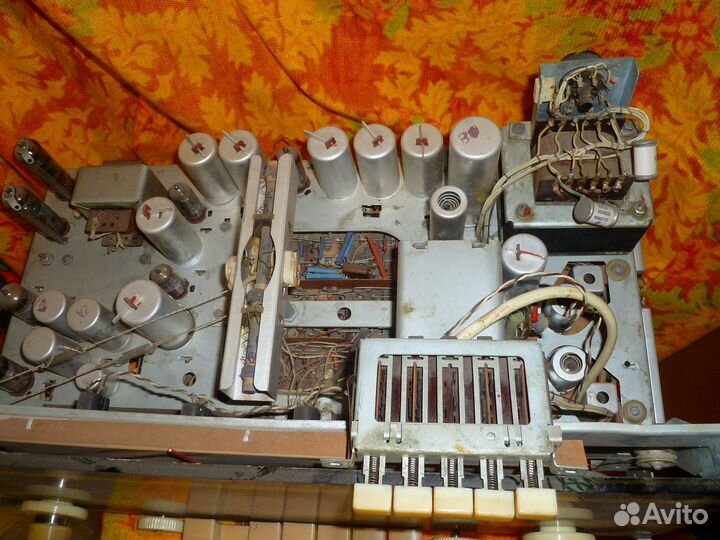 Старый радиоприёмник