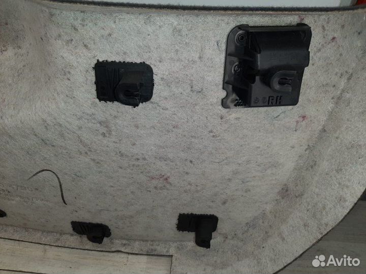 Обшивка двери багажника Opel Astra H Gtc Z18XE