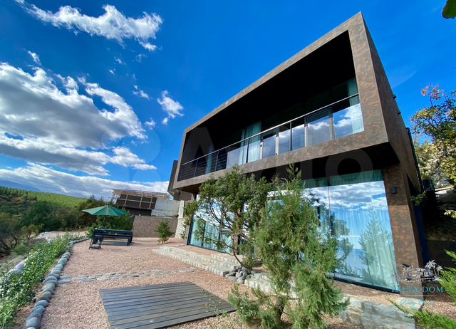 Дом 144 м² на участке 5 сот.