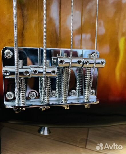 Бас гитара + Аксессуар