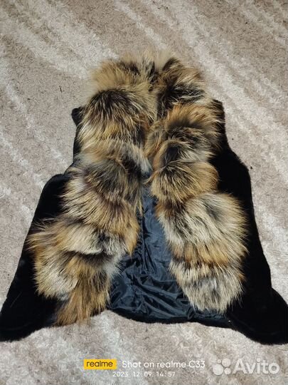 Меховая жилетка
