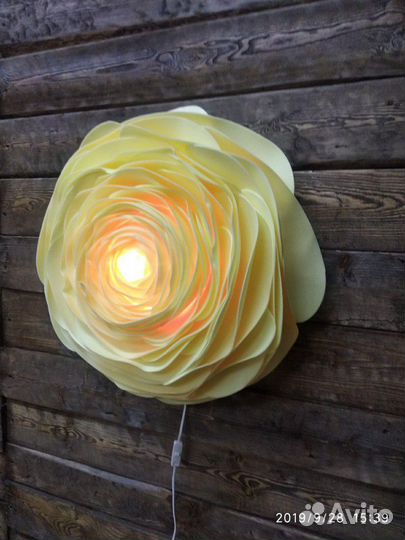 Цветы из изолона, светильник