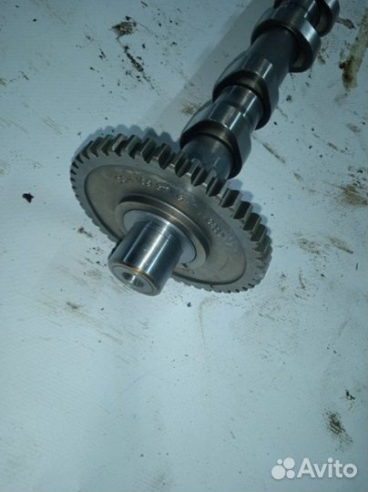 Распредвал Volkswagen Passat 2.0