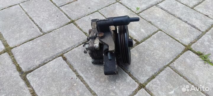 Насос гур Hyundai Elantra III XD