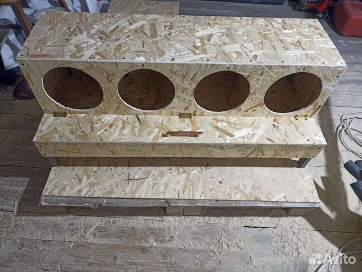 Гнезда для кур с яйцесборником