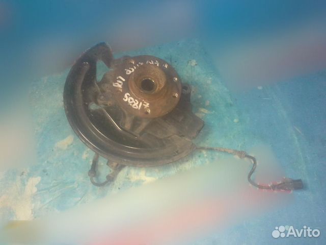 Кулак поворотный передний правый Renault Fluence 2