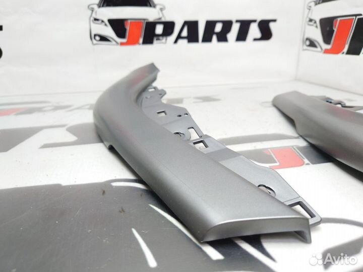 Накладка декоративная Mitsubishi Outlander II (200