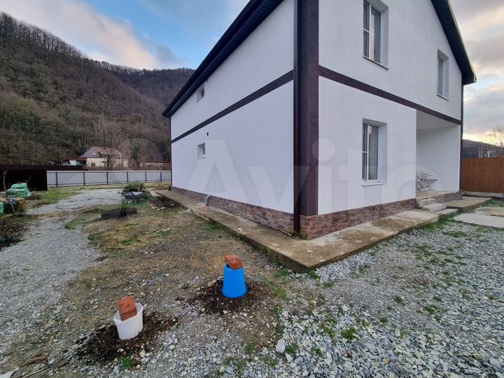 Дом 180 м² на участке 7 сот.