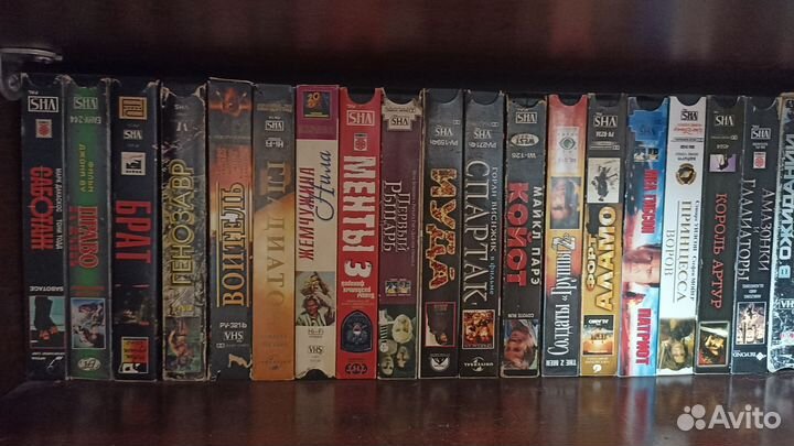 Видеокассеты с фильмами