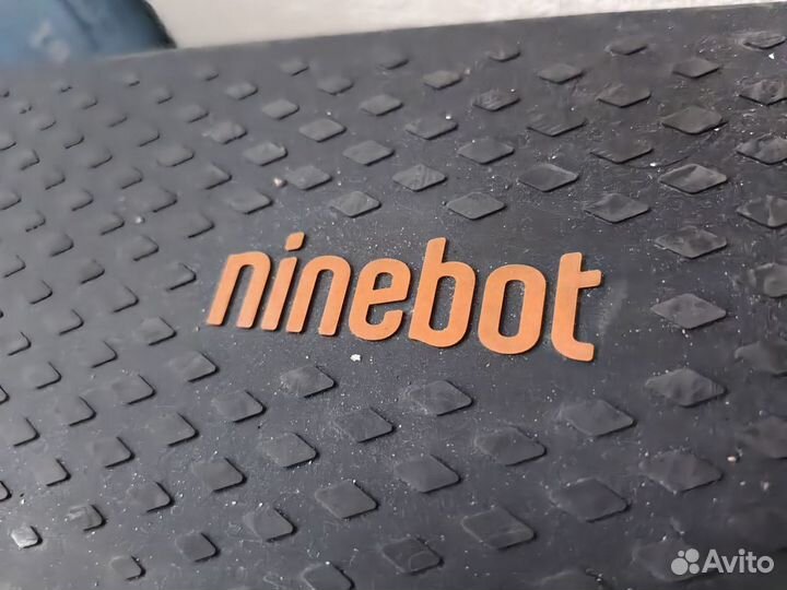 Электросамокат NineBot by segway kickscooter F2