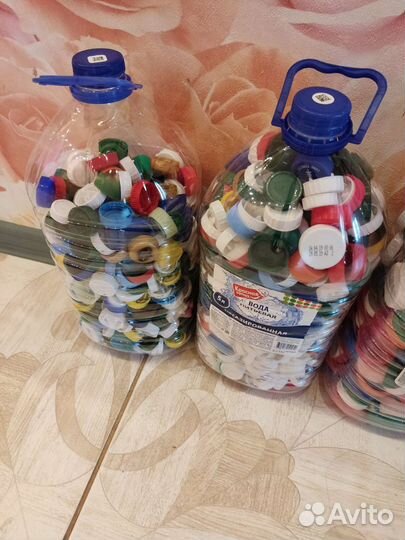 Крышки от молока,сока, воды для поделок