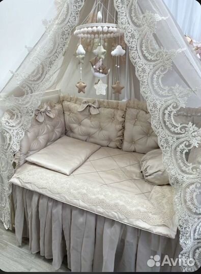 Детская кровать овальная с маятником