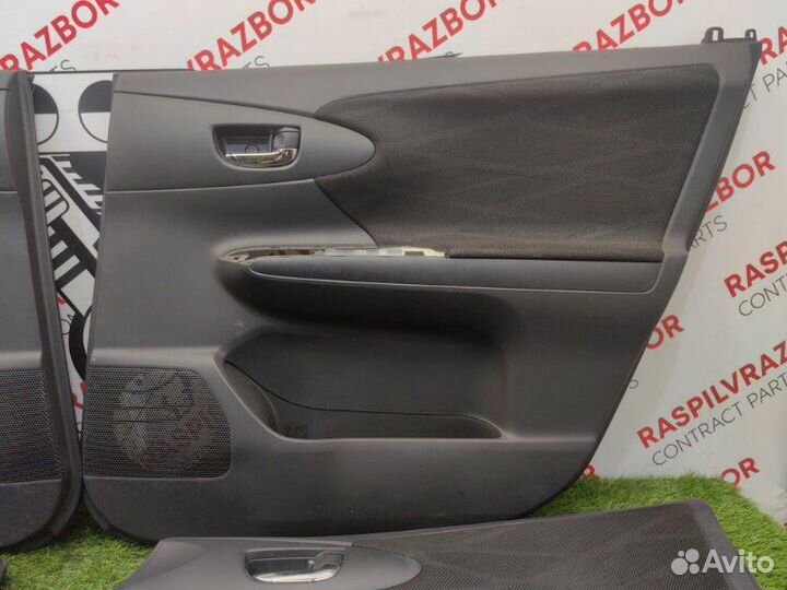 Обшивка двери Toyota Wish ZGE20W 2zrfae 2012