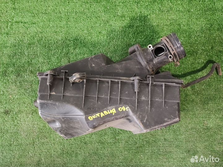 Корпус воздушного фильтра skoda octavia a4