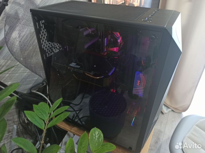Игровой пк с монитором 27' клавиатура и мышь