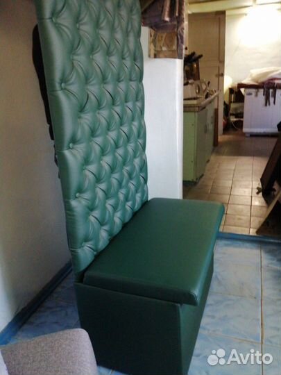 Вешалка с коробом для хранения