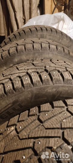 Pirelli Ice Zero 215/65 R16