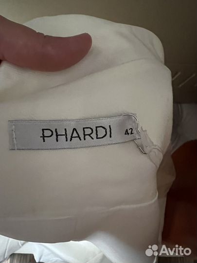 Новый костюм 48 размер phardi