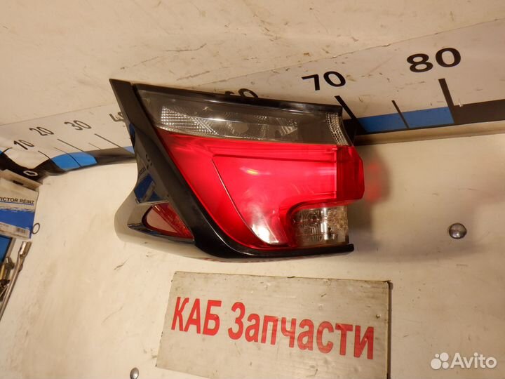 Фонарь задний наружный правый Lexus NX 200