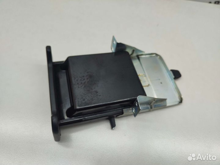 Пепельница водительская Suzuki Swift MA 1997 г.в