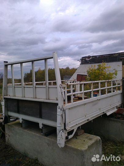 Кузов с аппарелью бортовой от японского грузовика