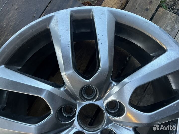 Литой диск на lexus