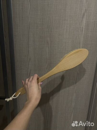 Массажная щетка