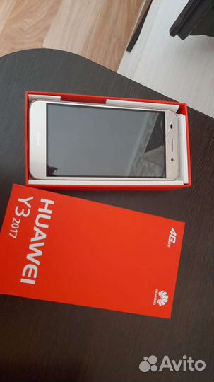 Телефон Huawei Y3 2017