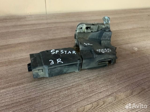 Замок задней правый двери Carisma Space Star