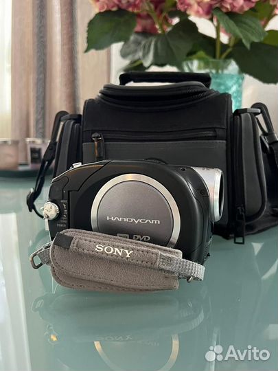 Продам видеокамеру Sony
