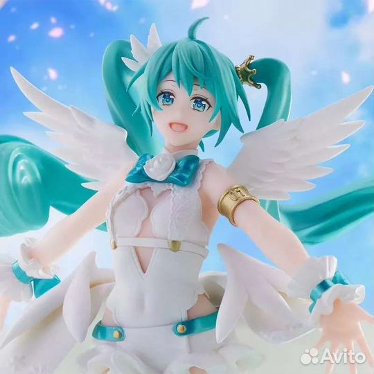 Hatsune Miku Vocaloid Figure