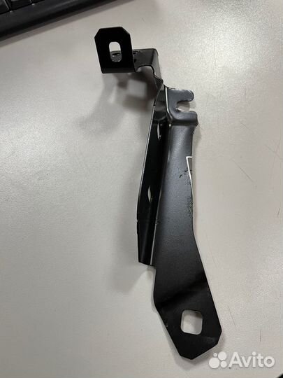 Кронштейн переднего правого крыла Citroen Jumper