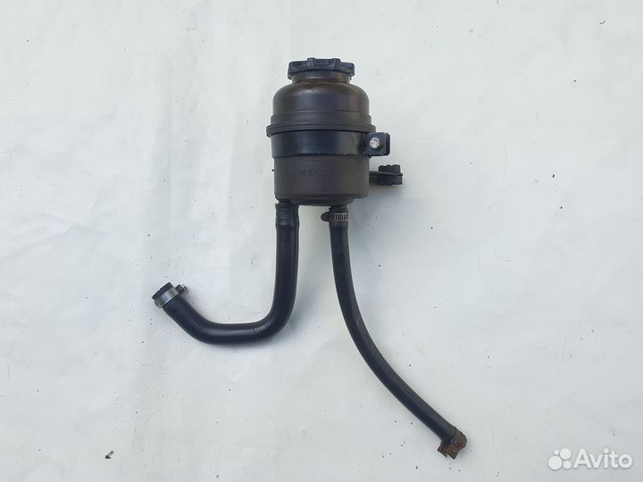 Бачок гур BMW e36