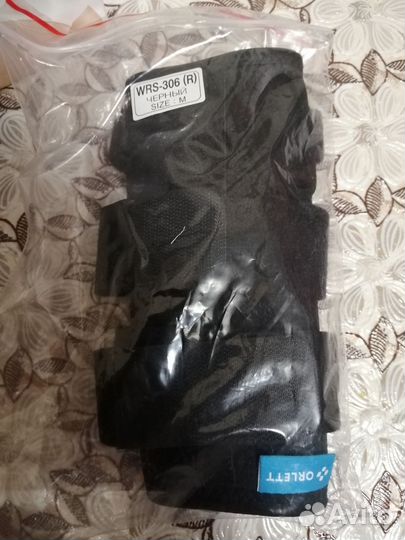 Ортез на лучезапястный сустав правый М