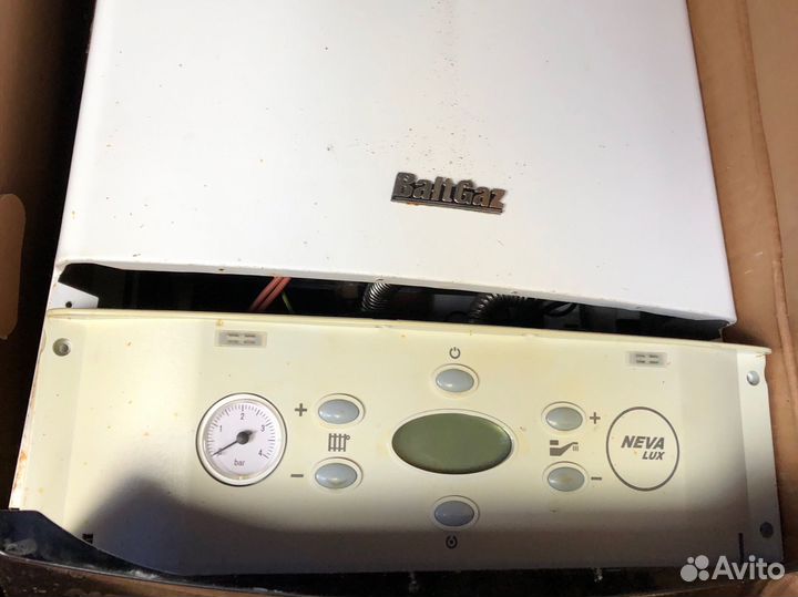 Двухконтурный котел газовый на запчасти