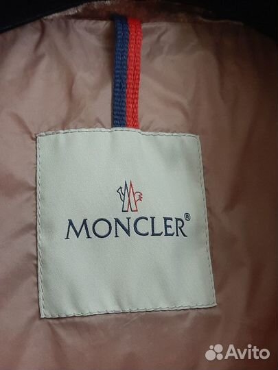 Пуховик женский Италия Moncler