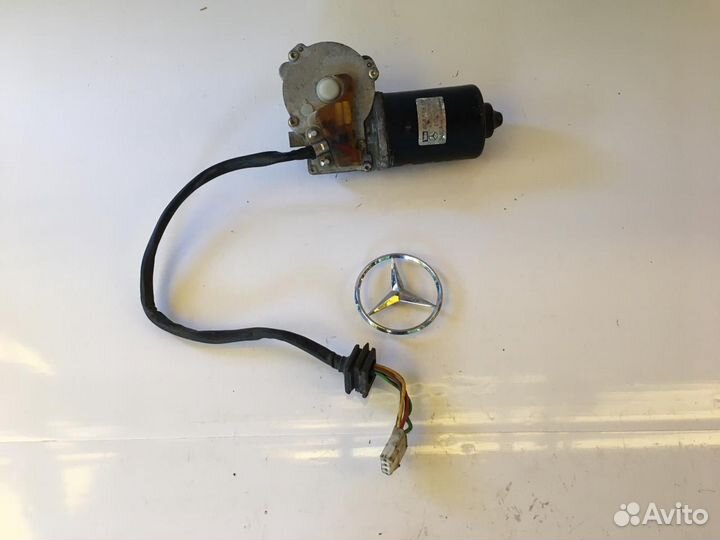 Мотор стеклоочистителя перед Mercedes C CLK