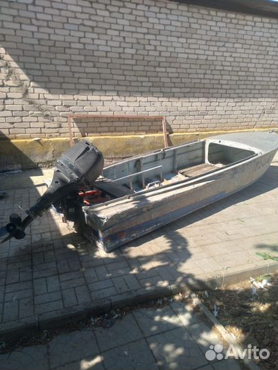 Продается лодка с мотором