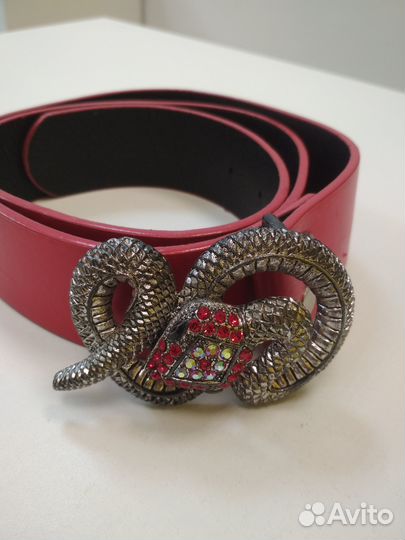 Ремень, пряжка, змея