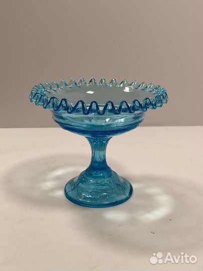 Ваза на ножке. Купоросное стекло. 19 век. Урановое