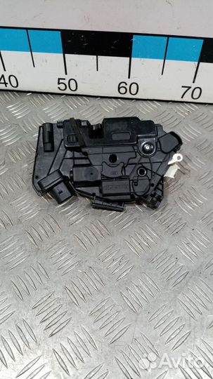 Б/У Замок двери передней правой VAG