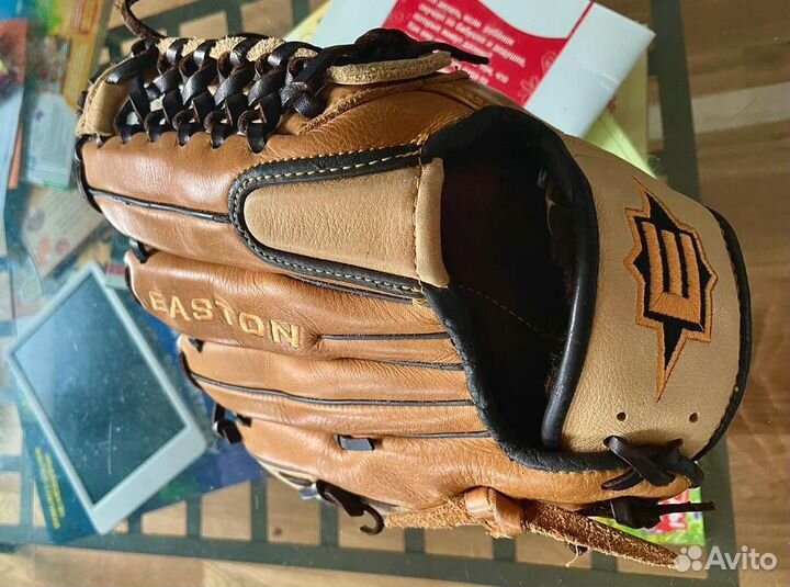 Бейсбольная перчатка