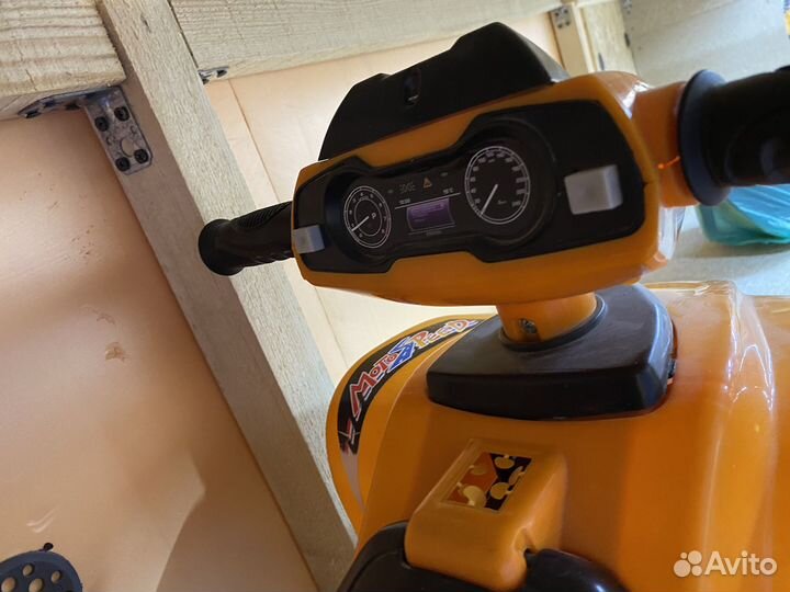 Машинка-каталка