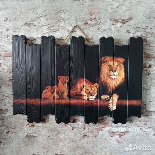 Картина на дереве Львы