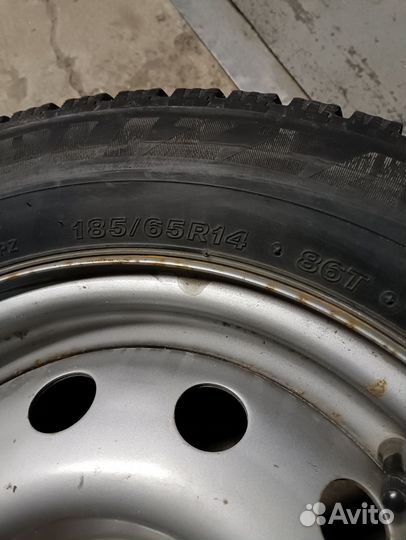 Bridgestone Blizzak Spike-02 185/65 R14 86T